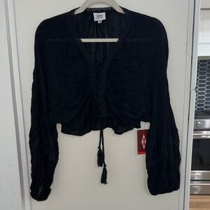 NWT Jacks Surfboards Swan Crochet Top with Tie up Front | M